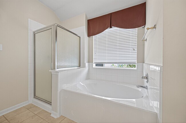 Building Photo - 16515 Cypress Thicket Dr