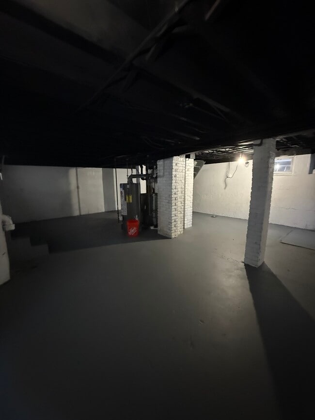 Building Photo - 438 Neville St