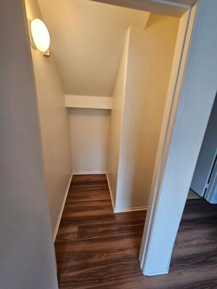 Building Photo - 1050 Harbor Heights Dr