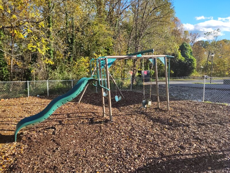 Building Photo - 4 Ferguson Dr