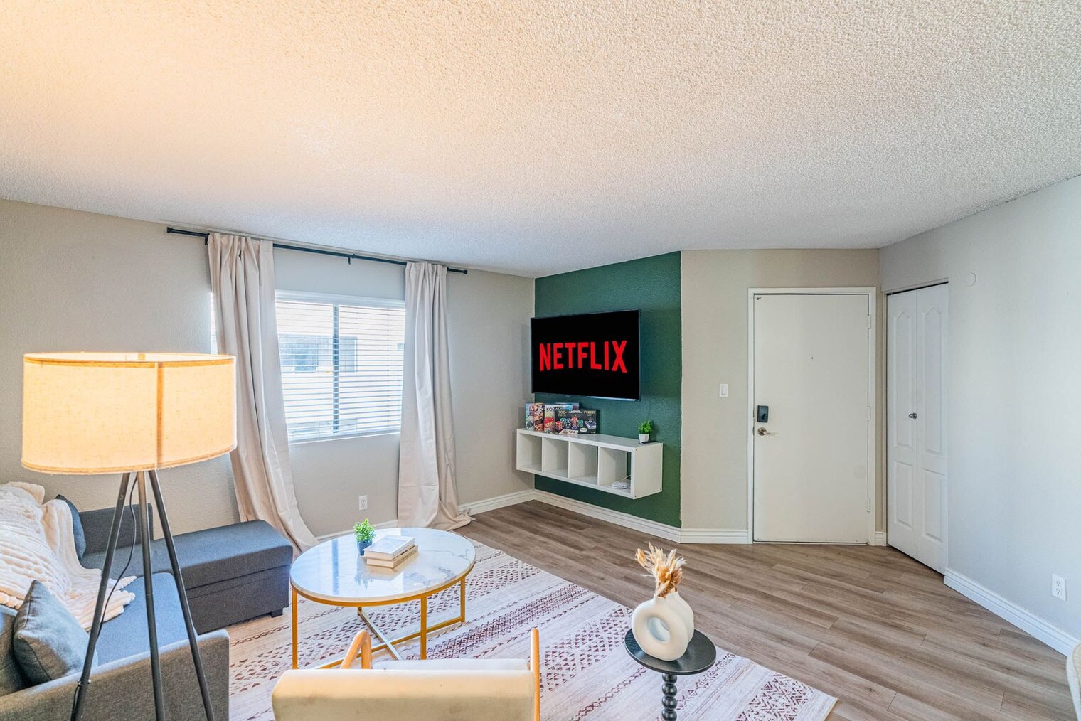 Building Photo - 8550 E McDowell Rd