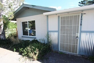 Building Photo - *LEASE TAKEOVER* Single Level 2BR Flagstaff Home | Fenced Yard & In-Unit Laundry