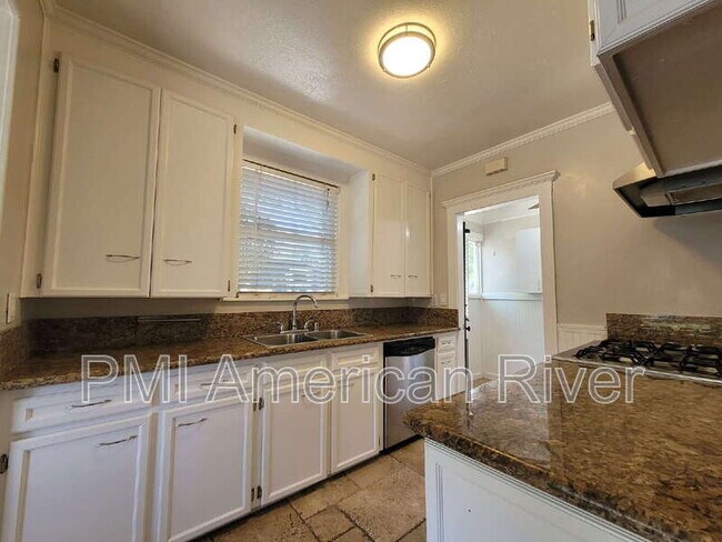 Building Photo - 2153 7th Ave