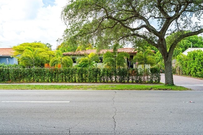 Building Photo - 550 Westward Dr