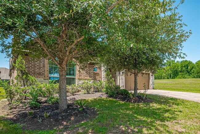 Building Photo - 6243 Garden Lakes Ln