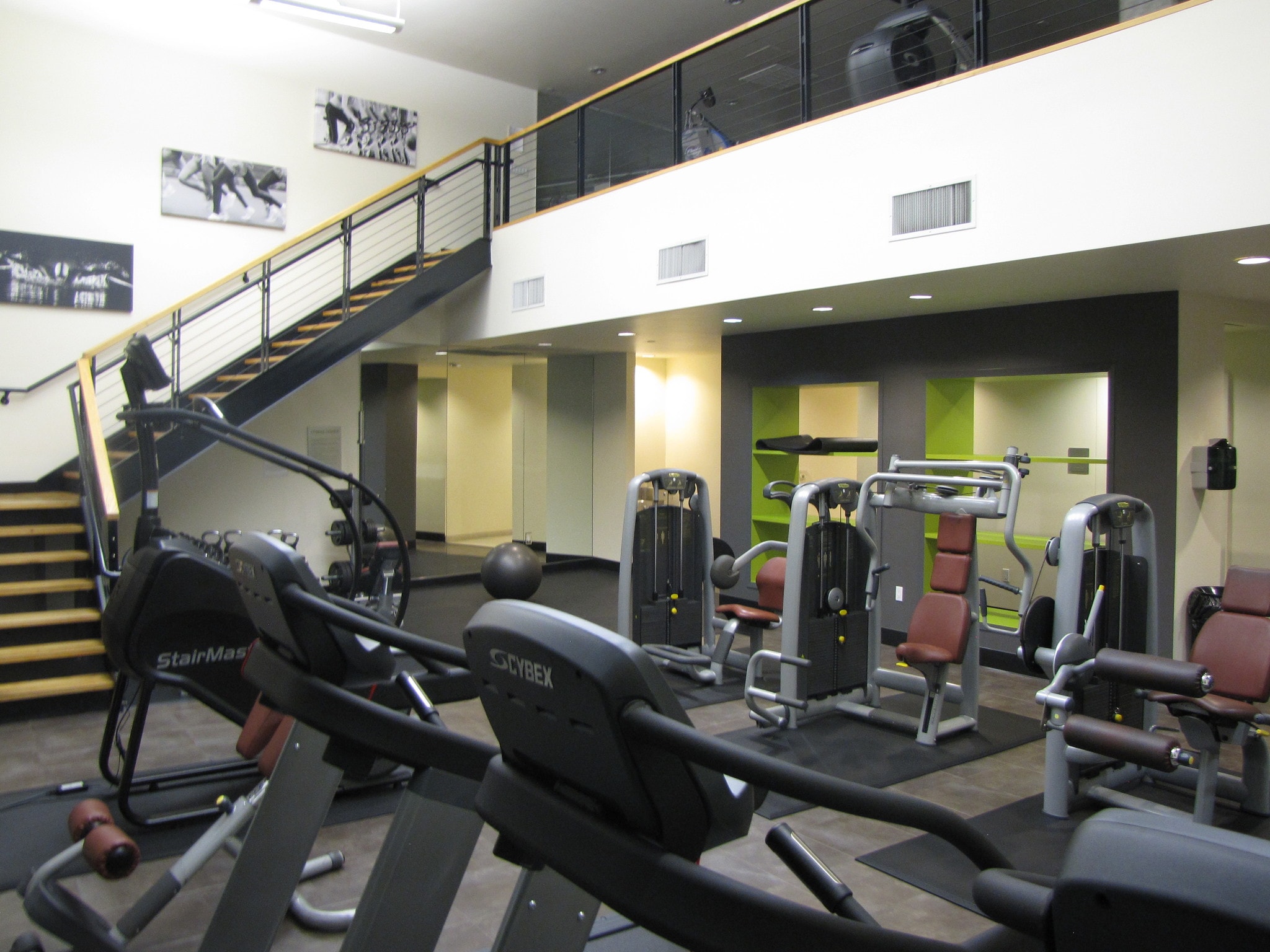 Building Photo - 311 Oak St