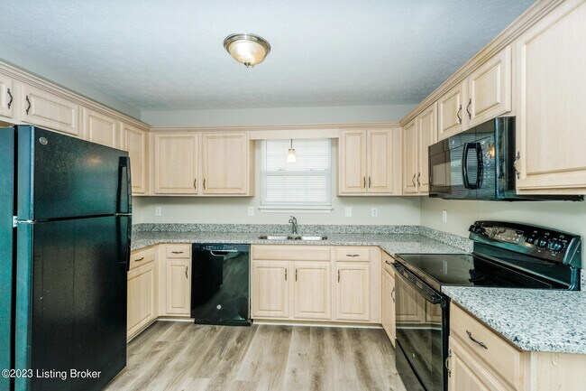 Building Photo - 651 Oak Grove Blvd