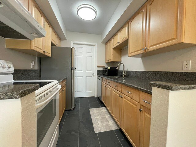 New appliances - 4165 Monroe Dr
