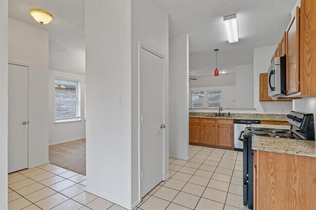 Building Photo - 202 Starlight Dr