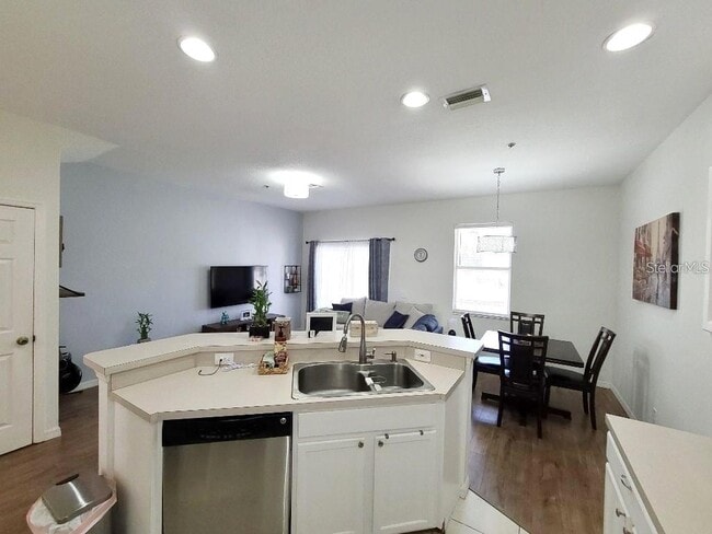 Building Photo - 3936 Yellowstone Cir