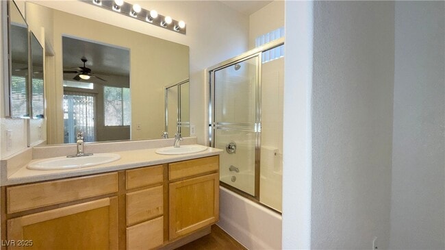 Building Photo - 10789 Muscari Way