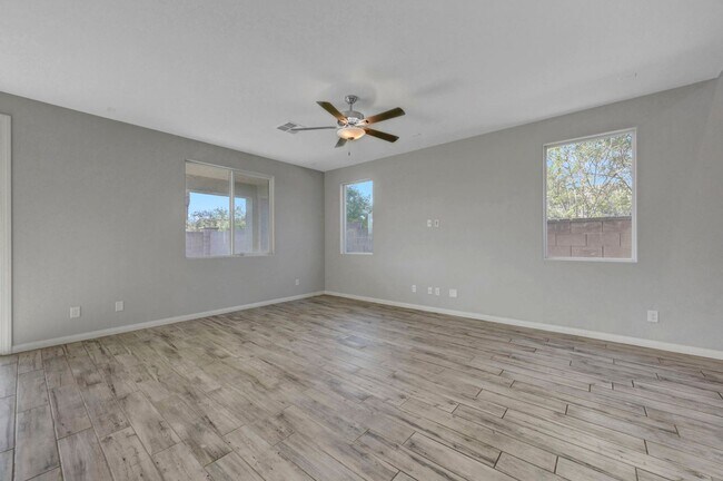 Building Photo - Gated community Located within the Valley Vista Master Plan. 4 Bed 3 Bath features and Open and i...
