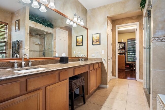 Master Bath - 2046 Mandarin Ln