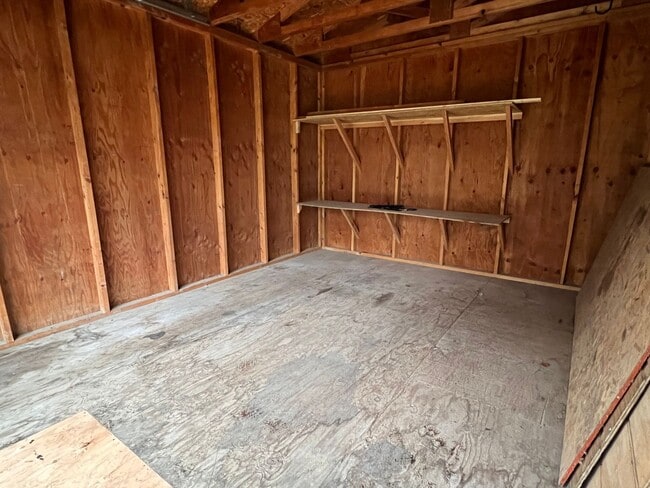 Building Photo - Prime Location in Wasilla