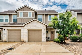 Building Photo - 418 White Steppe Way