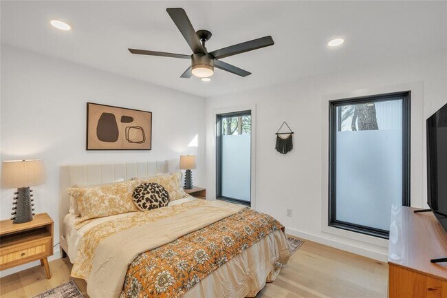 Building Photo - 2100 Apricot Glen Dr