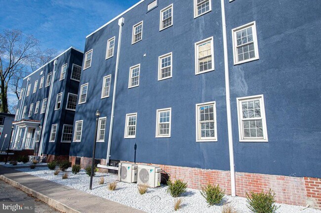 Primary Photo - 308 N Division St