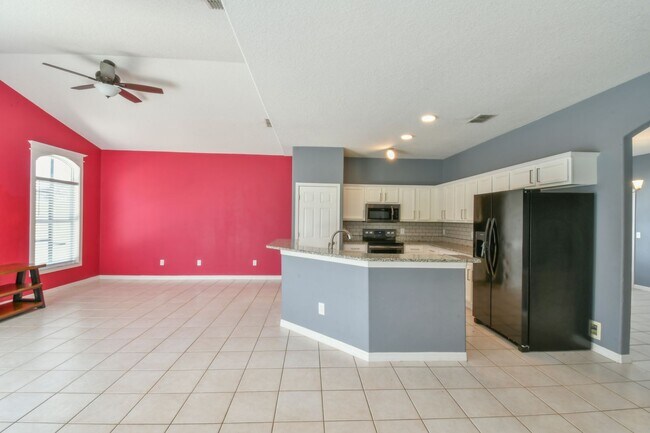 Building Photo - MOVE-IN READY 5 Bed 3.5 Bath Home in Daven...