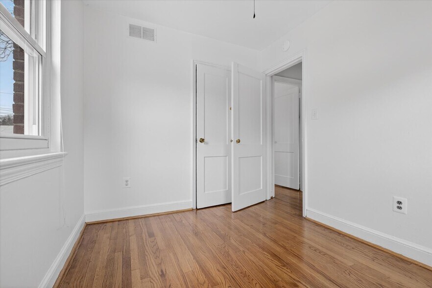 Building Photo - 4336 Dubois Pl SE