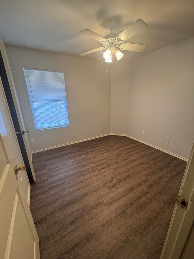 Building Photo - 20131 Pioneer Ridge Dr