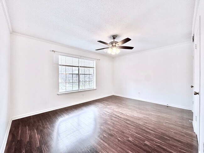 Building Photo - Spacious 2 Bed/2 Bathroom Condo in Bocage – Walk to Towne Center & Whole Foods!