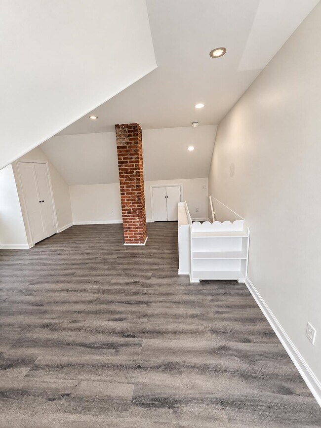 Building Photo - 877 Jaques Ave