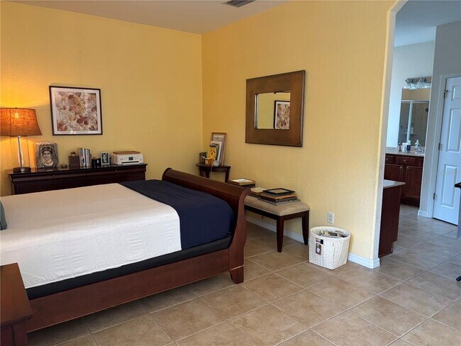 Building Photo - 10703 Banfield Dr