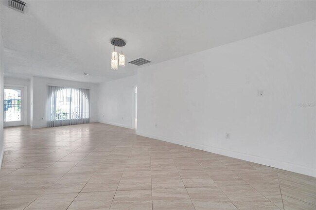 Building Photo - 13836 Darlene Ave