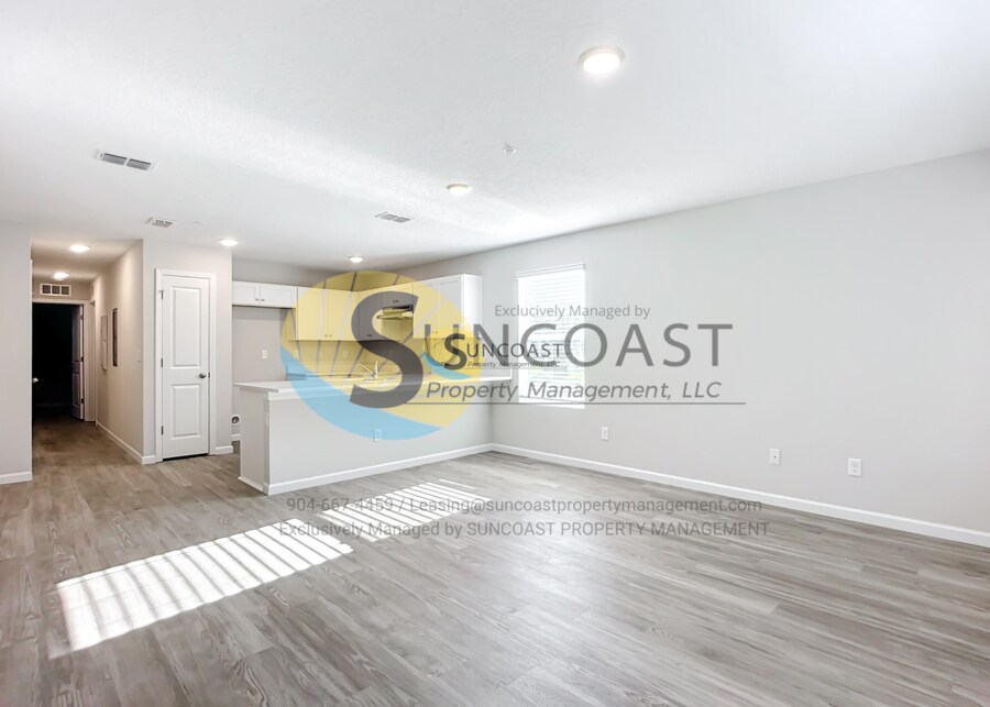 Building Photo - 6445 Breezy Oaks Wy