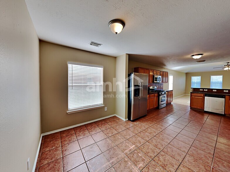 Building Photo - 7710 Eldergrove Ln