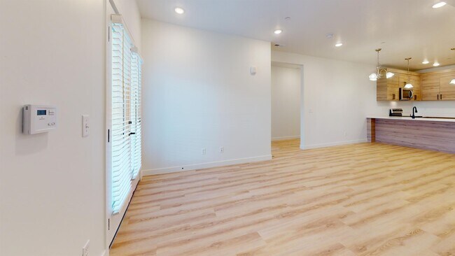 Building Photo - 1123 W 250 S