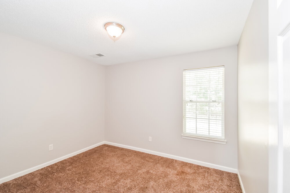 Building Photo - 9296 Brooks Dr