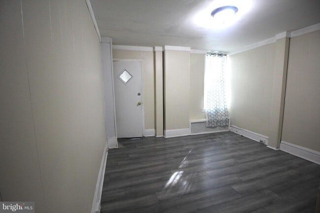 Building Photo - 167 Kirkbride Ave