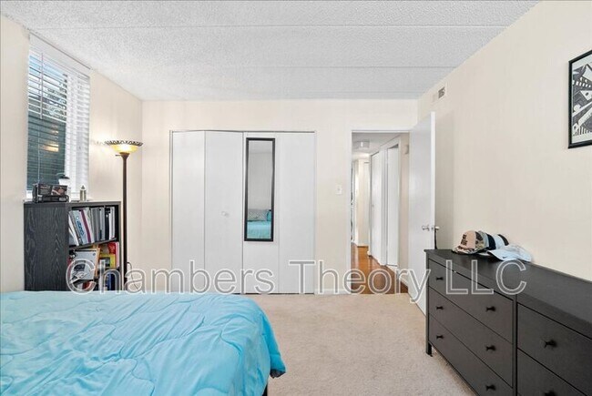 Building Photo - 5121 Maris Ave