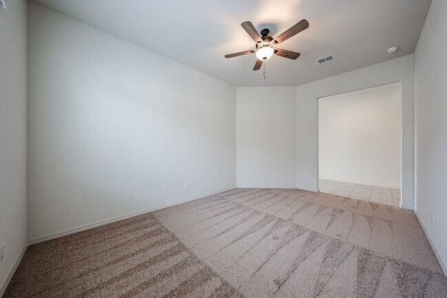 Building Photo - 4 Bedroom Home in Asante Community