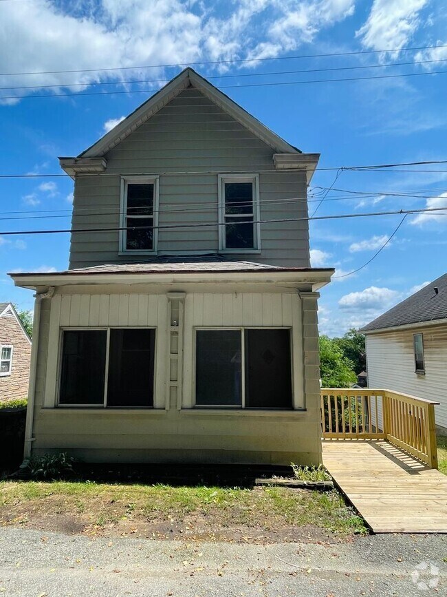 Building Photo - Charming 2 Bed / 1 Bath Single-Family Home...