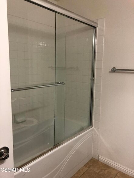 Building Photo - 1521 Silver Shadow Dr