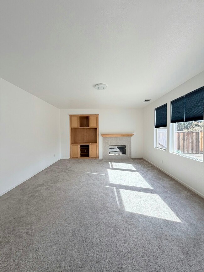 Building Photo - 2726 Marshall Ct