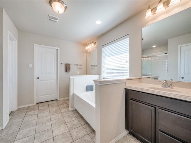 Building Photo - 1800 Ridge Creek Ln