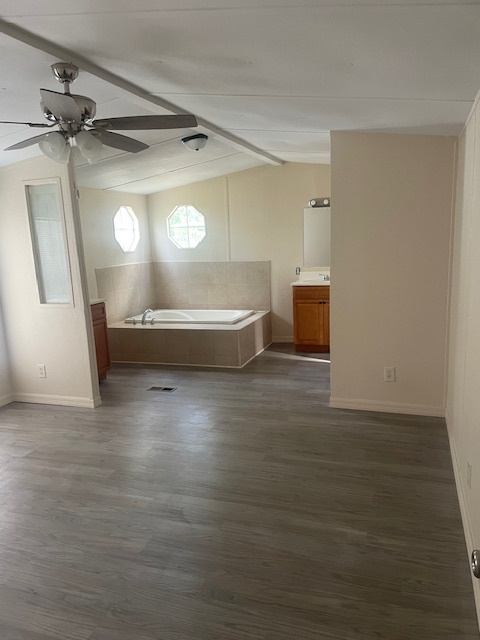 Building Photo - 2503 Tanglewood St
