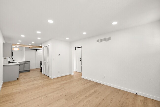 Building Photo - 11259 Chapp Ave