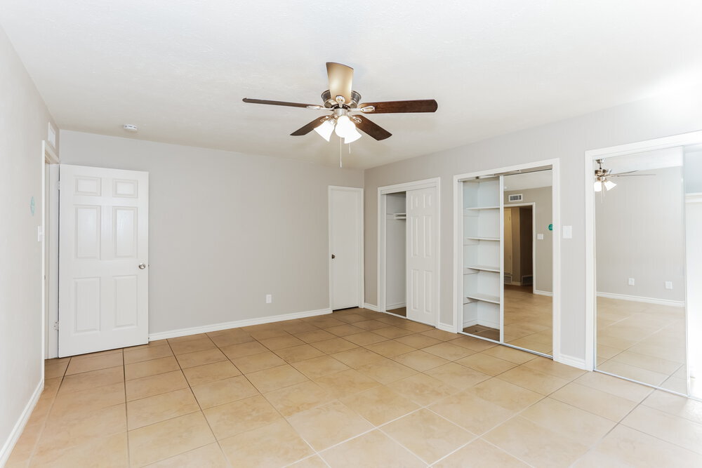 Building Photo - 6906 Forestview Dr