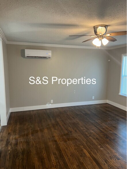 Building Photo - 5326 W 11th Pl