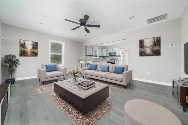 Building Photo - 665 S Eugenia Pl NW