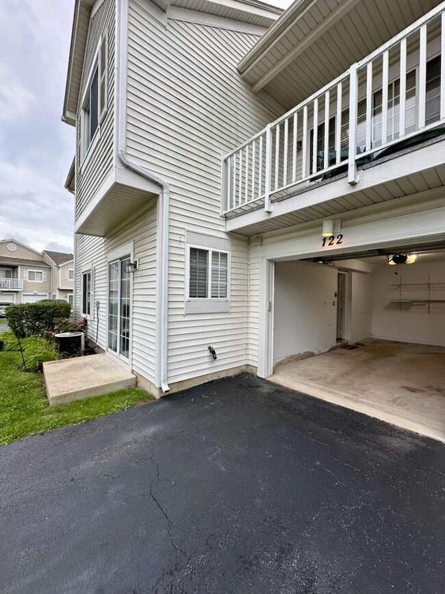 Building Photo - 122 Creston Cir