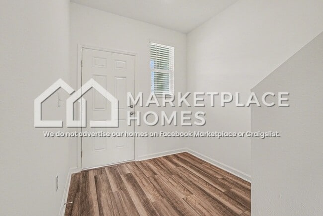 Building Photo - 11890 Sylvia St