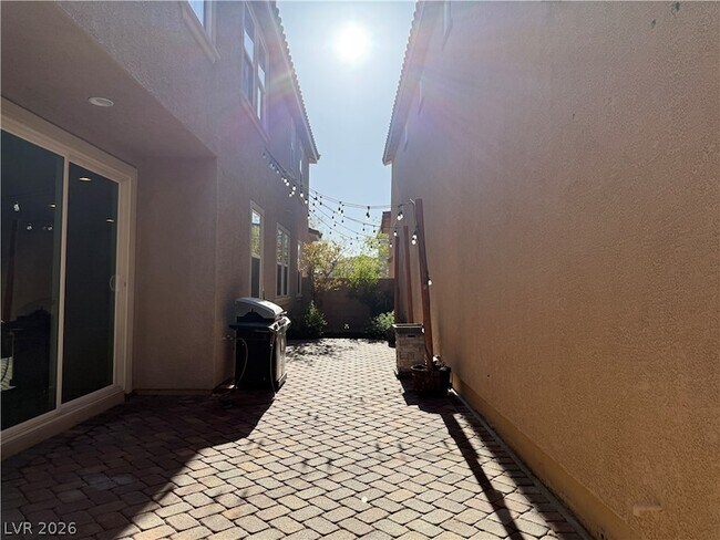 Building Photo - 2353 Corte Pescado St