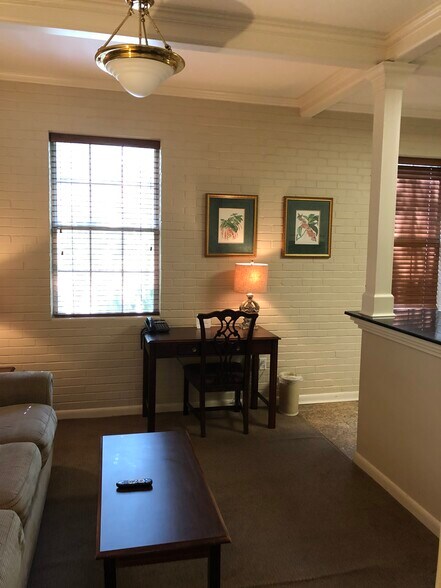 Building Photo - 213 Bendel Rd