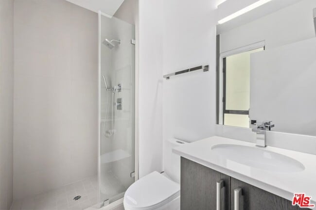 Building Photo - 1243 N Gower St