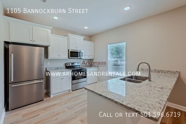 Building Photo - 1105 Bannockburn St